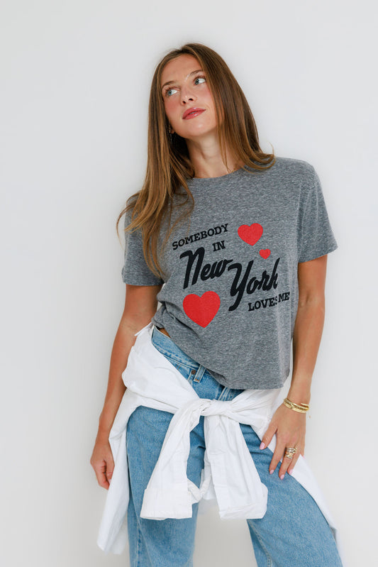 Somebody in NY Loves Me - Everyday Tee